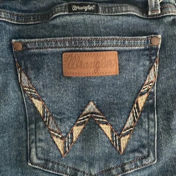 Women’s Retro Wrangler stretch bootcut Blue Denim Jeans - Picture 2 of 6